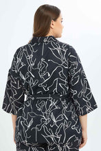 Load image into Gallery viewer, تونك باللون الأسود بحزام للنساء