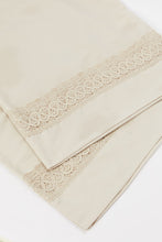 Load image into Gallery viewer, طقم غطاء لحاف مكون من 3 قطع بيج مع دانتيل (حجم مزدوج)