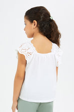 Load image into Gallery viewer, بلوزة باللون الأبيض مزينة للبنات الصغار