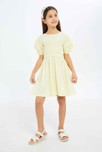 Load image into Gallery viewer, فستان بأكمام منفوخة باللون الأصفر للبنات