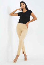 Load image into Gallery viewer, بنطلون بقصة مستقيمة باللون البيج للنساء