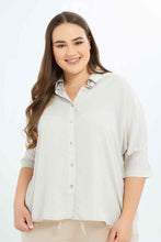 Load image into Gallery viewer, قميص باللون العاجي للنساء