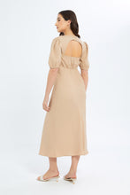 Load image into Gallery viewer, فستان مفتوح من الخلف باللون البيج للنساء