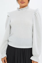 Load image into Gallery viewer, بلوزة برقبة عالية باللون الأبيض للنساء