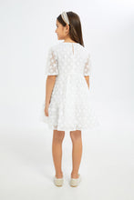 Load image into Gallery viewer, فستان باللون الأبيض مطرز للبنات الصغار