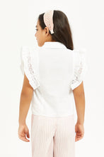 Load image into Gallery viewer, بلوزة بأكمام مكشكشة باللون الأبيض للبنات الصغار
