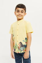 Load image into Gallery viewer, قميص كاجوال مطبوع باللون الأصفر للأولاد الصغار