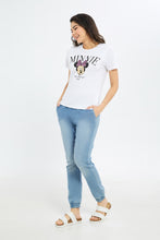 Load image into Gallery viewer, تيشيرت مطبوع باللون الأبيض للنساء