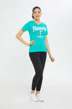 Load image into Gallery viewer, تيشيرت مطبوع باللون الأخضر للنساء