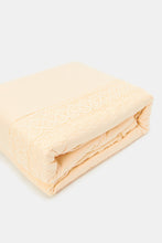 Load image into Gallery viewer, طقم غطاء لحاف مزخرف بالدانتيل مكون من 3 قطع أصفر (مقاس كينج)