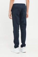 Load image into Gallery viewer, بنطلون رياضي سهل الأرتداء باللون الكحلي للأولاد الكبار