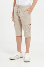 Load image into Gallery viewer, شورت دنيم بجيوب باللون البيج للأولاد الكبار