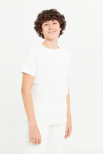 Load image into Gallery viewer, طقم كاجوال باللون الأبيض للأولاد الكبار (قطعتين)