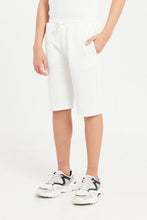 Load image into Gallery viewer, طقم كاجوال باللون الأبيض للأولاد الكبار (قطعتين)