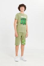 Load image into Gallery viewer, طقم كاجوال باللون الزيتي للأولاد الكبار (قطعتين)