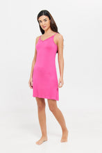 Load image into Gallery viewer, ثوب نوم باللون الفوشيا مزين بالدانتيل للنساء