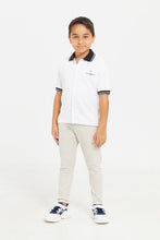 Load image into Gallery viewer, قميص كاجوال بياقة باللون الأبيض للأولاد الصغار