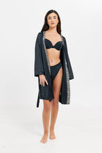 Load image into Gallery viewer, روب نوم باللون الأسود للنساء