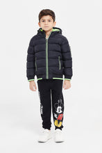 Load image into Gallery viewer, جاكيت شتوي بقبعة باللون الأسود للأولاد الصغار