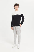 Load image into Gallery viewer, بلوفر شتوي باللون الأبيض والأسود للأولاد الكبار