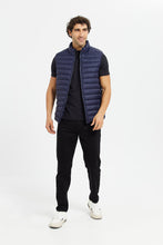 Load image into Gallery viewer, سترة جيليه منتفخة بدون أكمام باللون الكحلي للرجال