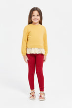 Load image into Gallery viewer, سويتشيرت مزين باللون المسطرد للبنات الصغار