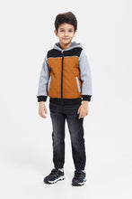 Load image into Gallery viewer, جاكيت بقبعة باللون البني والرمادي للأولاد الصغار