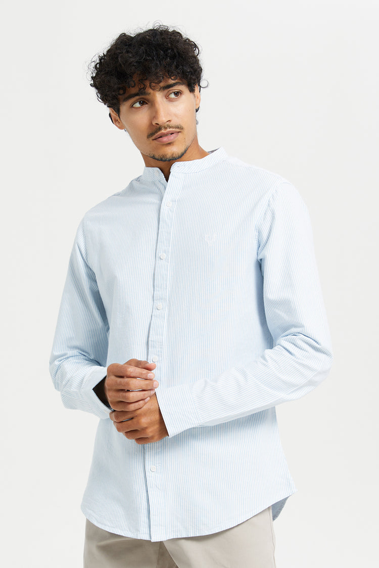 قميص بياقة ماندارين باللون الأزرق للرجال