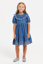 Load image into Gallery viewer, فستان بطبقات مطرز باللون الأزرق للفتيات
