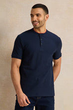 Load image into Gallery viewer, تي شيرت رجالي أزرق داكن بياقة ماندرين
