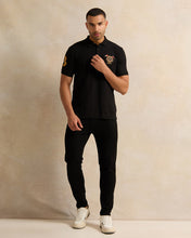 Load image into Gallery viewer, قميص بولو رجالي بشعار أسود
