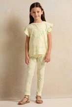 Load image into Gallery viewer, بنطال ضيق مضلع بطبعة قلب أصفر للبنات
