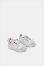 Load image into Gallery viewer, حذاء عربة أطفال بطبعة زهور بيضاء للأطفال

