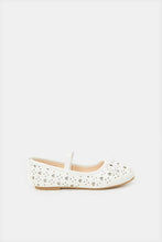 Load image into Gallery viewer, حذاء باليه ذات قلب أبيض للبنات
