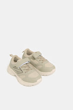 Load image into Gallery viewer, حذاء رياضي مطاطي سميك للأولاد باللون البيج
