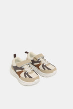 Load image into Gallery viewer, حذاء رياضي سميك متعدد الألوان للأولاد باللون البيج
