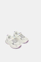 Load image into Gallery viewer, حذاء رياضي أبيض اللون للبنات الكبار
