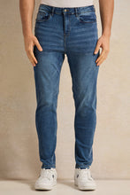 Load image into Gallery viewer, بنطلون جينز رجالي بقصّة مستقيمة باللون الأزرق الداكن
