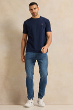 Load image into Gallery viewer, بنطلون جينز رجالي بقصّة مستقيمة باللون الأزرق الداكن
