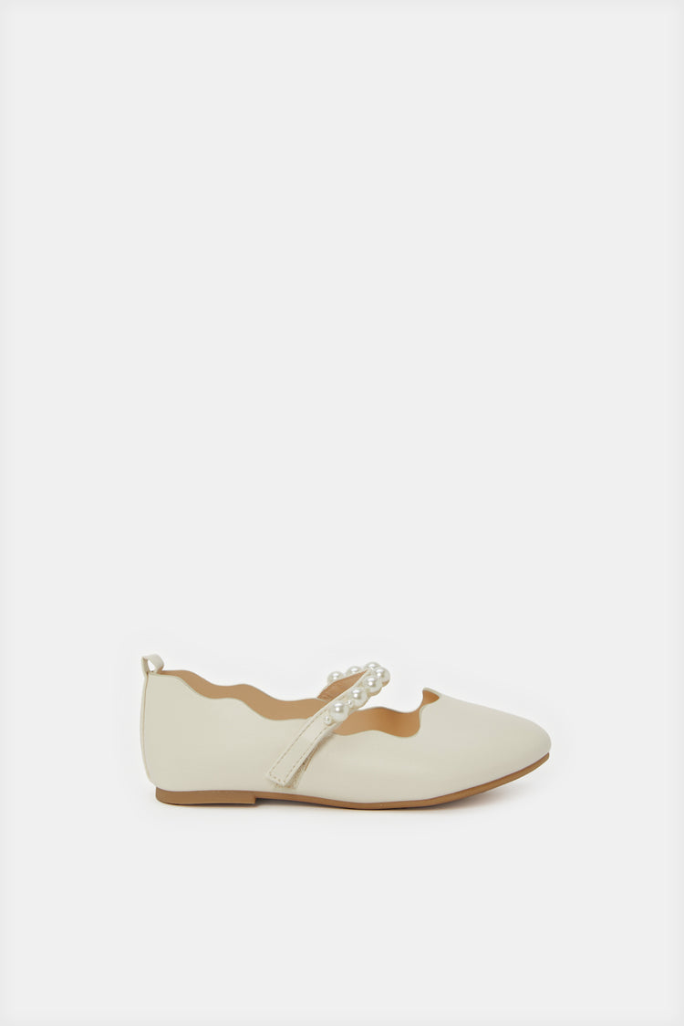 حذاء باليه مزينة باللؤلؤ الأبيض للبنات