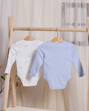 Load image into Gallery viewer, طقم بدلة جسم سادة وطبعة زرقاء فاتحة (عبوة من قطعتين)
