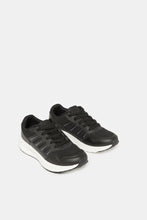 Load image into Gallery viewer, حذاء رياضي أسود اللون للأولاد الكبار مصنوع من مادة متعددة
