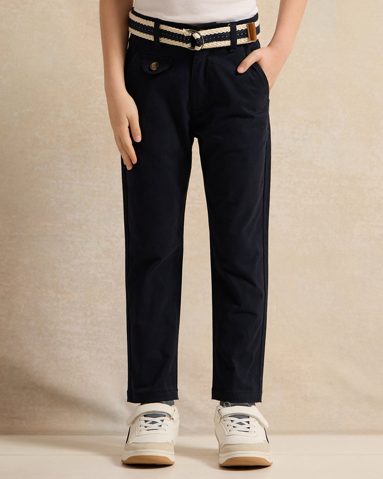 بنطلون تويل أسود للأولاد مع حزام