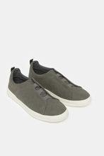 Load image into Gallery viewer, حذاء رياضي رجالي رمادي سادة
