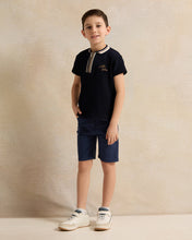 Load image into Gallery viewer, تي شيرت بولو مطبوع أسود للأولاد

