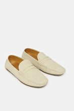 Load image into Gallery viewer, حذاء لوفر رجالي ذو ملمس كريمي
