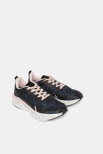 Load image into Gallery viewer, حذاء رياضي نسائي أزرق داكن مزخرف برباط
