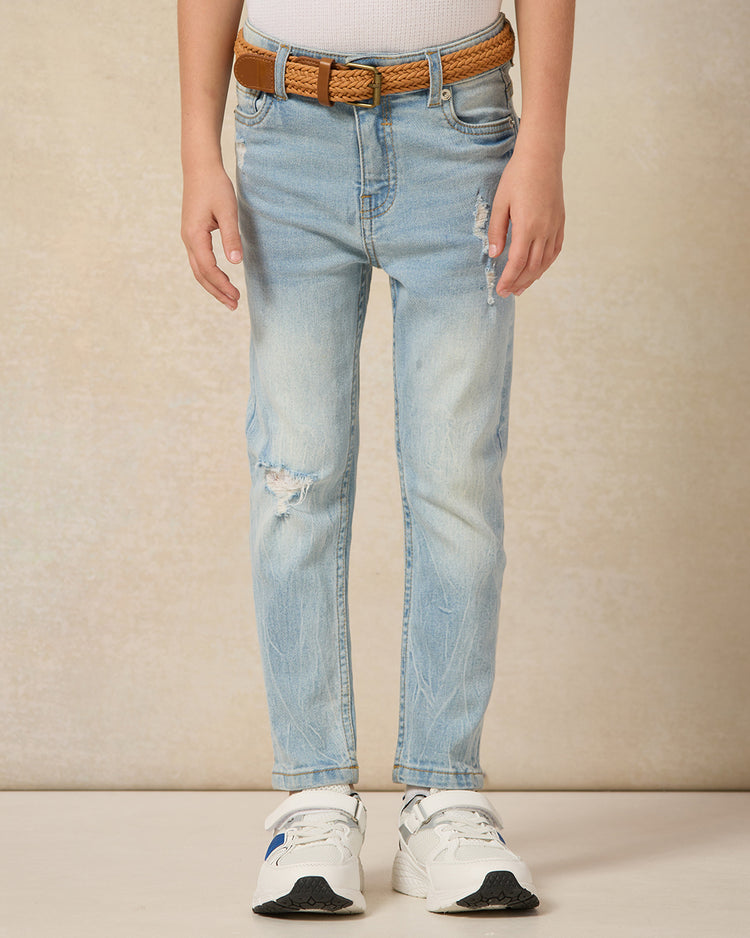 بنطلون جينز أزرق سادة بحزام وخمسة جيوب للأولاد