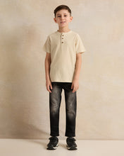 Load image into Gallery viewer, بنطال جينز أسود بحزام للأولاد
