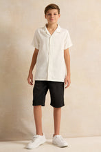 Load image into Gallery viewer, قميص جاكار عاجي مطرز للأولاد الكبار
